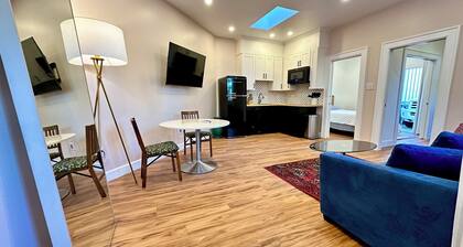 Charming 1 & 1/2 bedroom cottage in urban oasis, nested in central Los Angeles