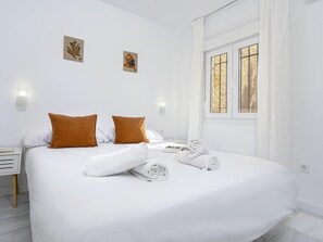 1 chambre, fer et planche à repasser, accès Internet