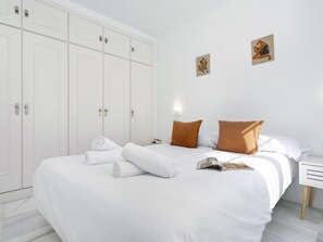 1 chambre, fer et planche à repasser, accès Internet