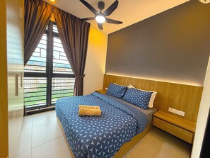 Chambre classique double, 2 chambres, climatisation, vue sur la ville | Lit avec matelas à plateau-coussin, décor unique, ameublement unique