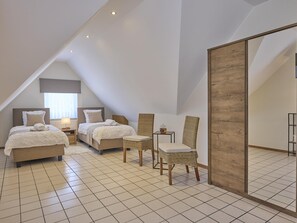 4 chambres, fer et planche Ă repasser, accĂšs Internet