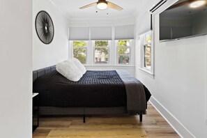 2 chambres, fer et planche à repasser, Wi-Fi, draps fournis