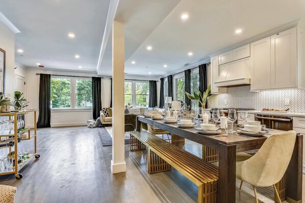 Unclassified image, 1 of 32, button