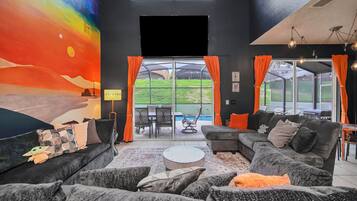 Fernseher, Tischfußball, Bücher