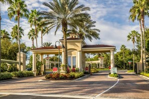 Property grounds - Galactic 7-Bedroom Villa 3 Miles to Disney Star Wars Galaxy Edge (Kissimmee)