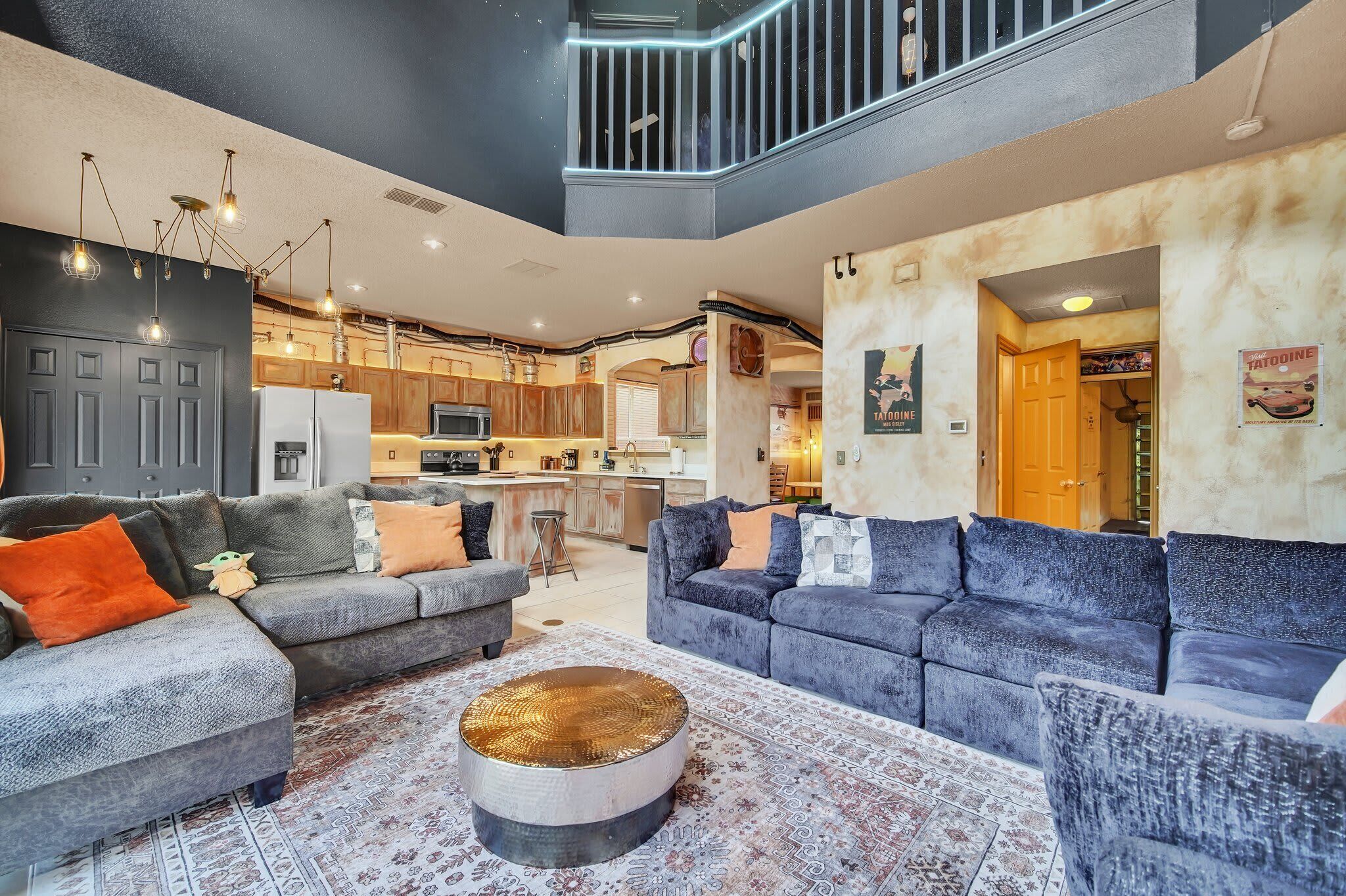 Televisión, futbolito y libros 