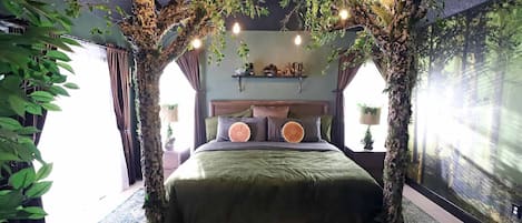 6 bedrooms, desk, iron/ironing board, travel cot