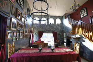 Interior - Enchanted Villa with Lake View 6-Bedroom in Resort 9 miles to Disney World 15 miles to the Wizarding World of Harry Potter (Kissimmee)