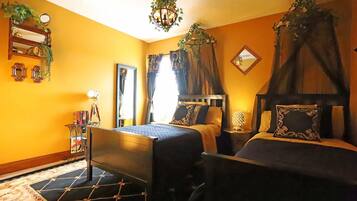 6 bedrooms, desk, iron/ironing board, travel crib