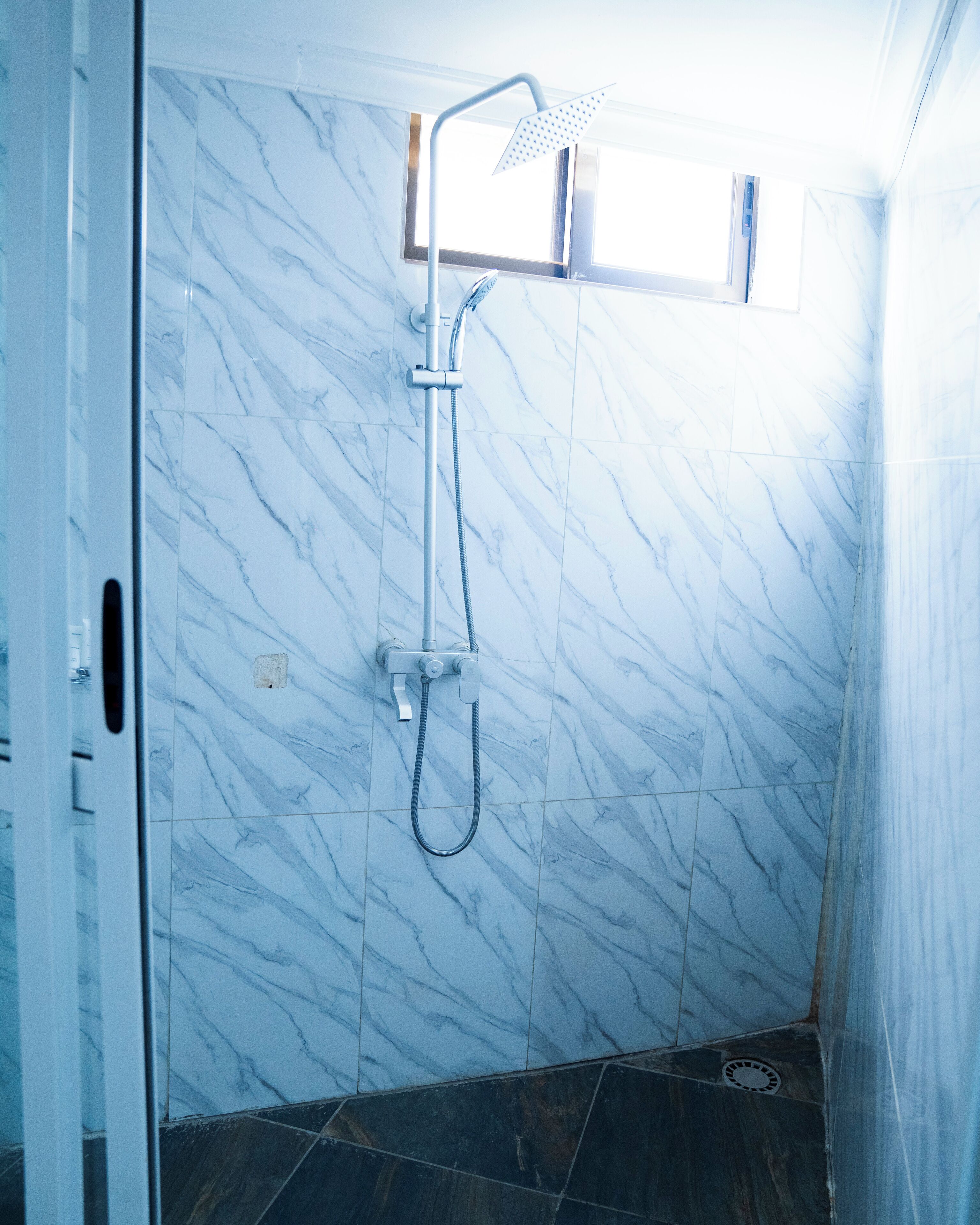 Suite, Balcony, City View | Bathroom | Free toiletries, hair dryer, slippers, towels