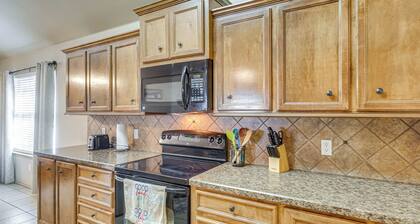 7 Mi to Dtwn: Family Home w/ Patio in Lubbock