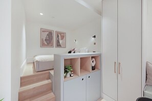 1 quarto, ferros/tábuas de passar roupa, acesso à internet