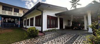 3-bedroom house in beautiful Kalutara with AC, WiFi. Relax and unwind