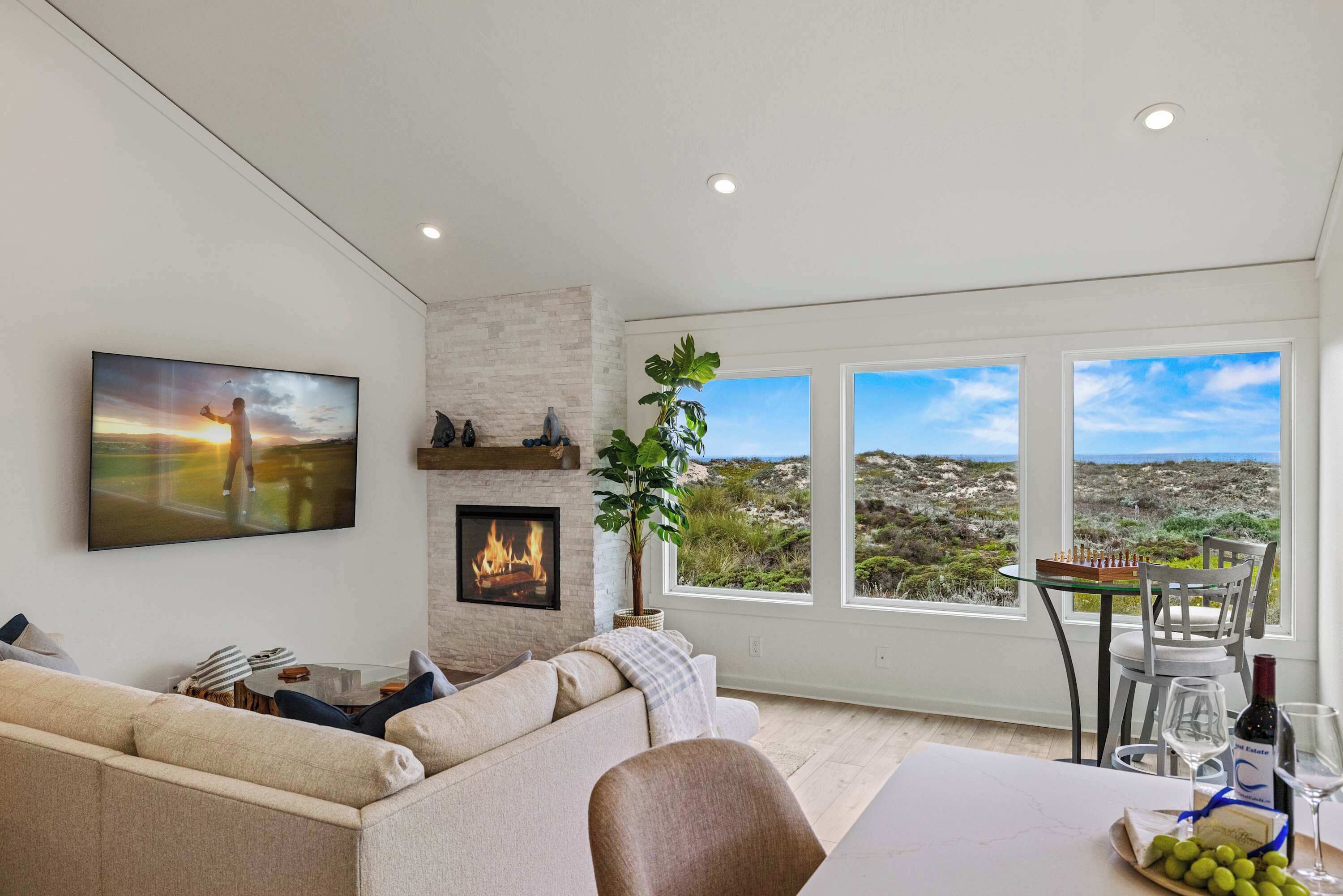 Newly Remodeled Luxury 2br 2ba - Marina, CA