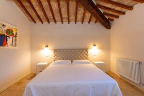 1 bedroom, travel crib, free WiFi