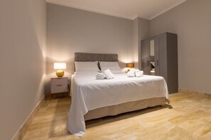 2 bedrooms, travel crib, free WiFi