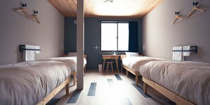 Standard-Vierbettzimmer