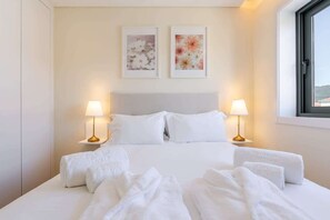 3 habitaciones, tabla de planchar con plancha, wifi y ropa de cama 