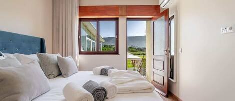 3 bedrooms, iron/ironing board, Internet, bed sheets