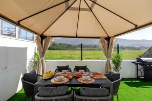 Outdoor dining - Salty Escape by Portugal Active (Viana do Castelo)