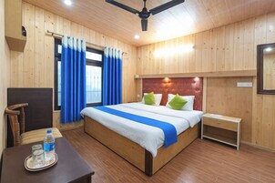 Deluxe Double Room, Multiple Beds, Lake View | View from room