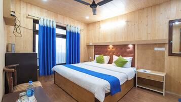 Deluxe Double Room, Lake View | View from room