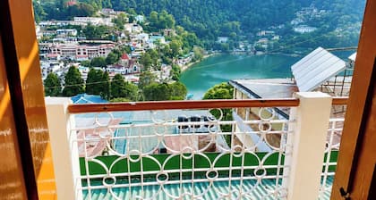 Hotel Chinar Lake View Near Mall Road