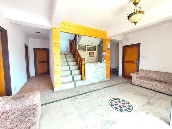 Interior entrance - Hotel Chinar Lake View Near Mall Road  (Nainital)