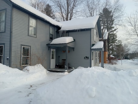 Exterior. A clean and cozy centrally located pet friendly rental .walk to all amenities
