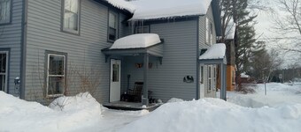 A  clean and cozy centrally located pet friendly rental .walk to all amenities