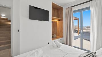 3 bedrooms, premium bedding, soundproofing, iron/ironing board