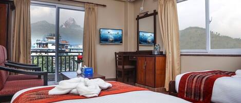 Deluxe Double Room | In-room safe, desk, laptop workspace, soundproofing