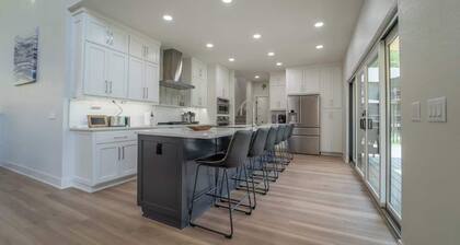 Lakefront Luxury Retreat w/ Hot Tub & Game Room