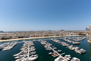 2 bedrooms - Atlantis View Private Beach Access 2BR on Palm (Dubai)