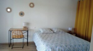 2 bedrooms, iron/ironing board, WiFi, bed sheets - Recent house in the countryside, near Cahors (Lhospitalet)