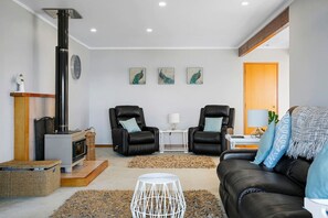 Télévision, cheminée