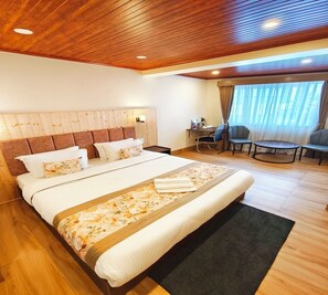 Premium Room | Free WiFi - Aurora The Mall Darjeeling (Darjeeling)