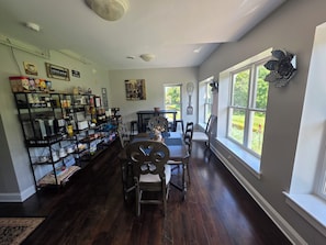 Dining - Exclusive House Stay (Hancock)