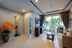 Comfort Apartment, Balcony, Courtyard View