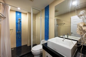 Classic Studio, Balcony, City View | Bathroom