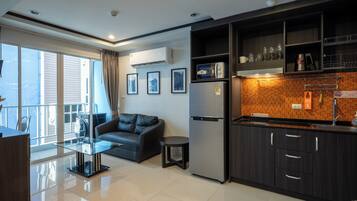 Comfort Apartment, Balcony, City View | In-room safe, free WiFi