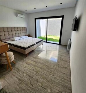3 bedrooms, Internet, bed sheets, wheelchair access