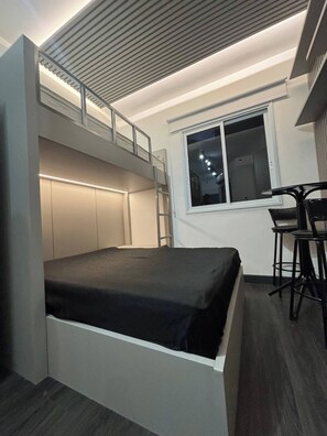 1 bedroom, bed sheets, wheelchair access