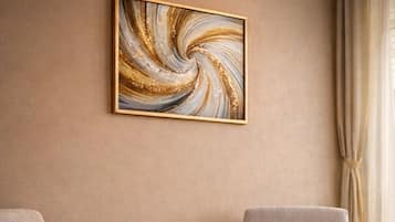 Deluxe-suite - balkon - byudsigt | Skrivebord, arbejdsområde til bærbare computere, lydisolering