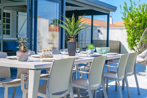 Grande maison avec piscine à 100m de la plage de Paracou – Calme & confort en famille !