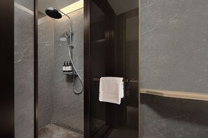 Luxury-Zweibettzimmer | Badezimmer