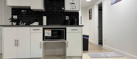 Refrigerador, microondas, horno, placa de cocina