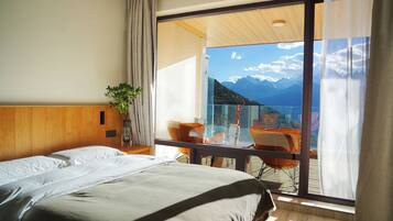 Standard-Zweibettzimmer, Hügelblick | Kostenloses WLAN