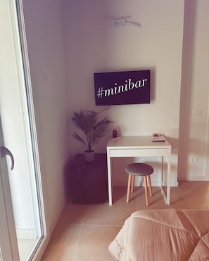 Chambre Deluxe double ou avec lits jumeaux | Bureau, espace de travail pour ordinateurs portables