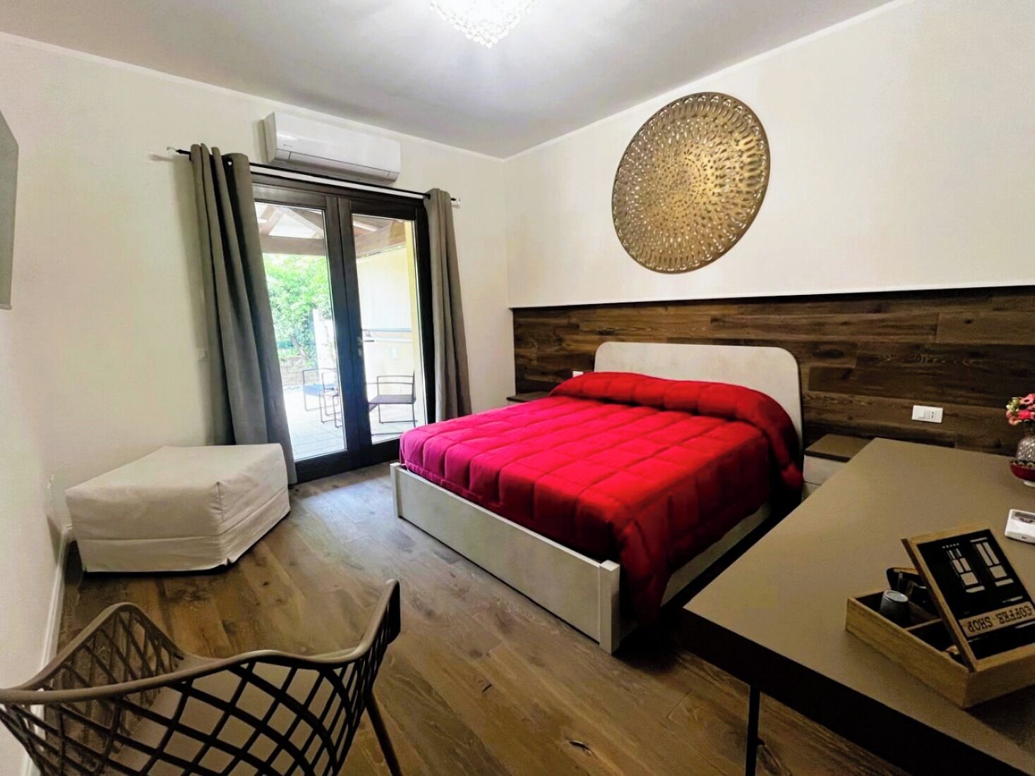 3 bedrooms, travel cot, WiFi, bed sheets